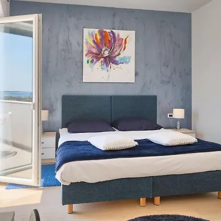 Villa Luxury With Pool Near The , Sea View, Extra Pool Heating Available