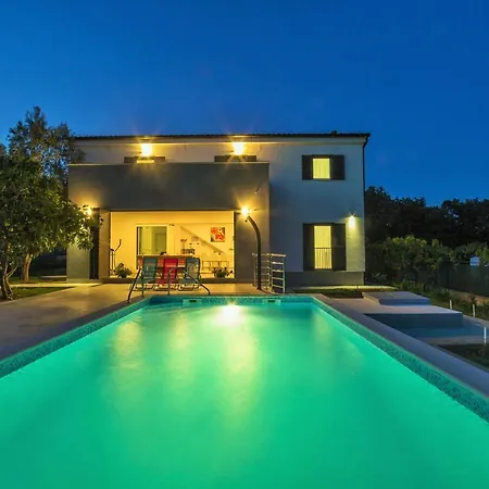 Luxury With Pool Near The , Sea View, Extra Pool Heating Available Villa Medulin