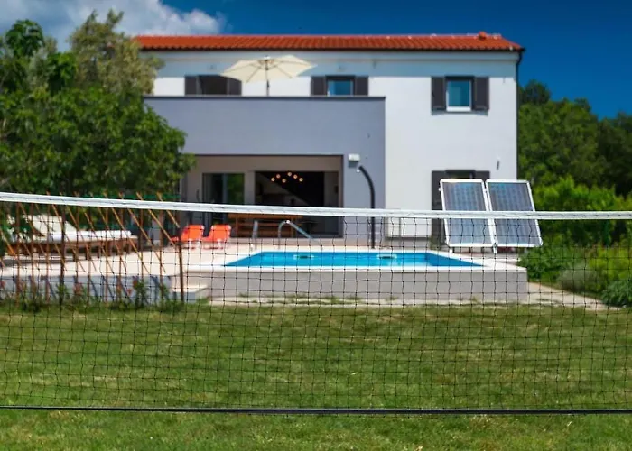 Luxury With Pool Near The , Sea View, Extra Pool Heating Available