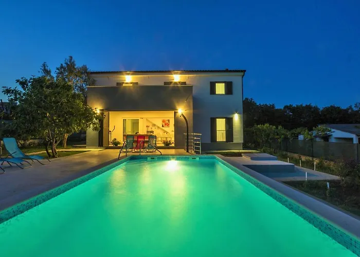 Luxury With Pool Near The , Sea View, Extra Pool Heating Available Villa Medolino