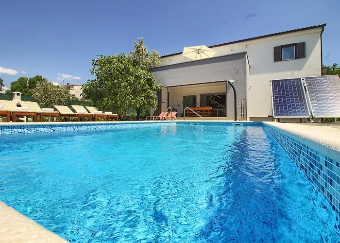 Luxury With Pool Near The , Sea View, Extra Pool Heating Available Villa *