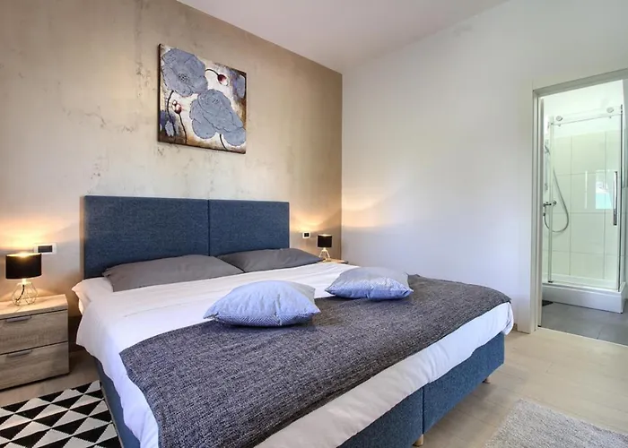 Villa Luxury With Pool Near The , Sea View, Extra Pool Heating Available Medolino