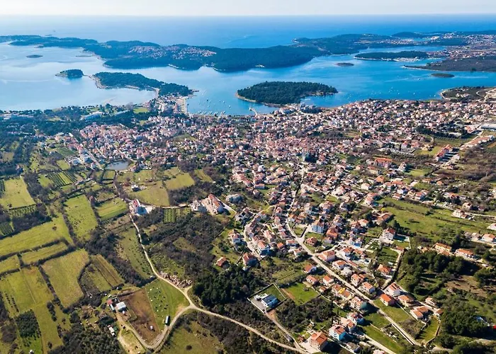 Villa Luxury With Pool Near The , Sea View, Extra Pool Heating Available Medolino