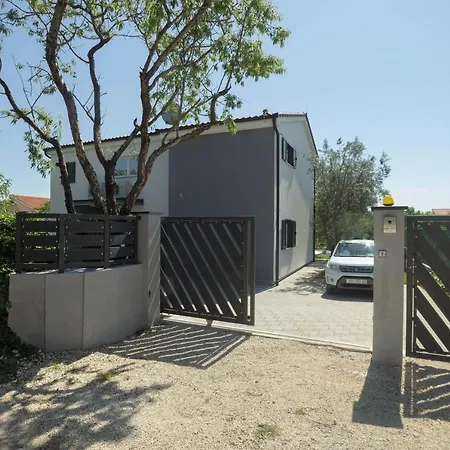 Luxury With Pool Near The , Sea View, Extra Pool Heating Available Willa *