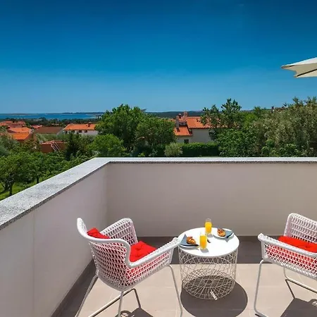 Luxury With Pool Near The , Sea View, Extra Pool Heating Available