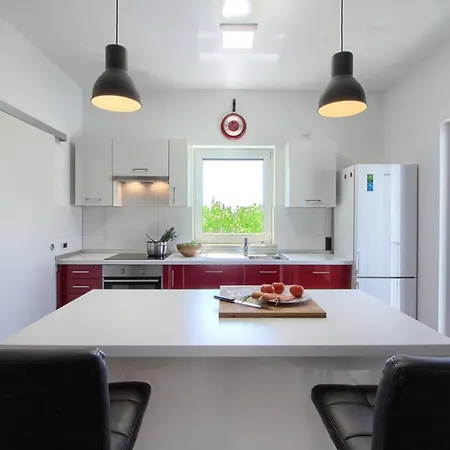 Villa Luxury With Pool Near The , Sea View, Extra Pool Heating Available *