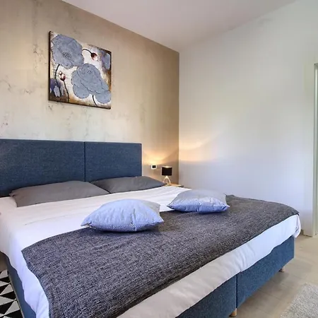 Villa Luxury With Pool Near The , Sea View, Extra Pool Heating Available Medulin