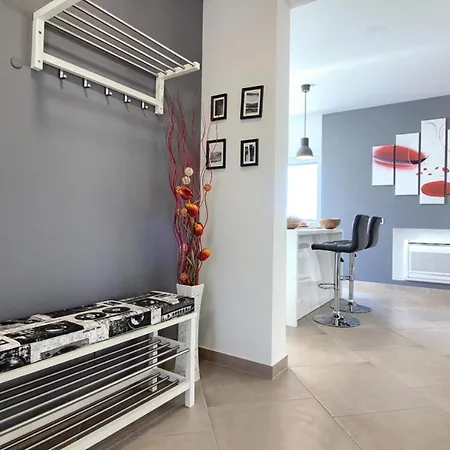 Luxury With Pool Near The , Sea View, Extra Pool Heating Available *