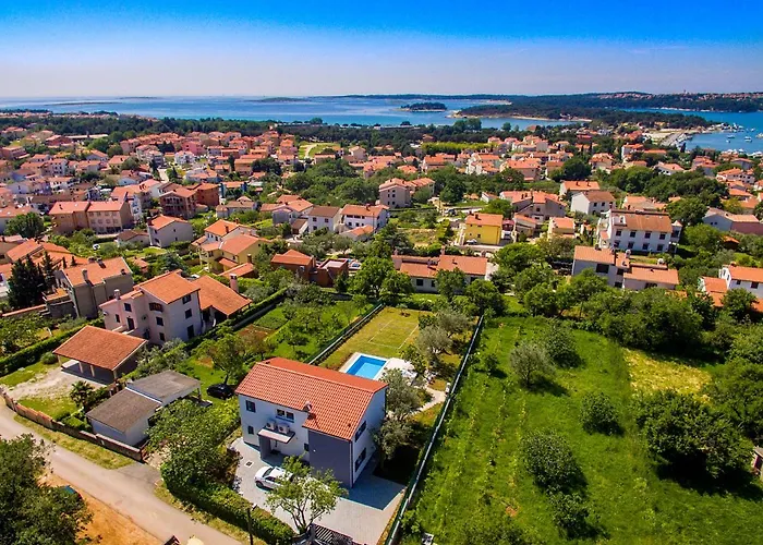 Luxury With Pool Near The , Sea View, Extra Pool Heating Available 빌라 *